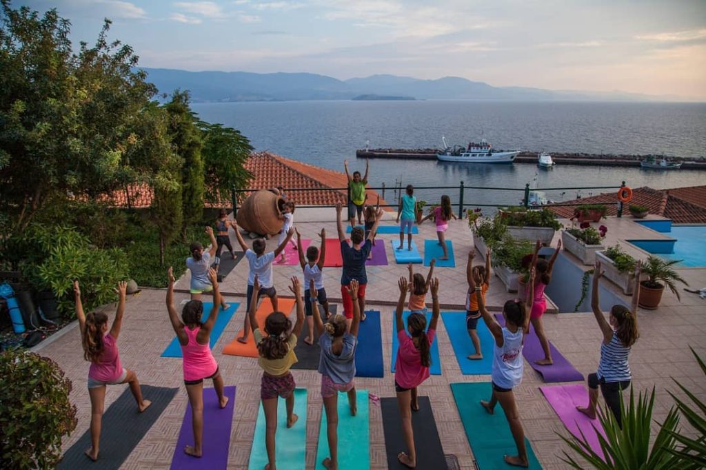 Yoga για παιδιά στο Ξενοδοχείο Olive Press, 2ο Διεθνές Φεστιβάλ Ευεξίας.
