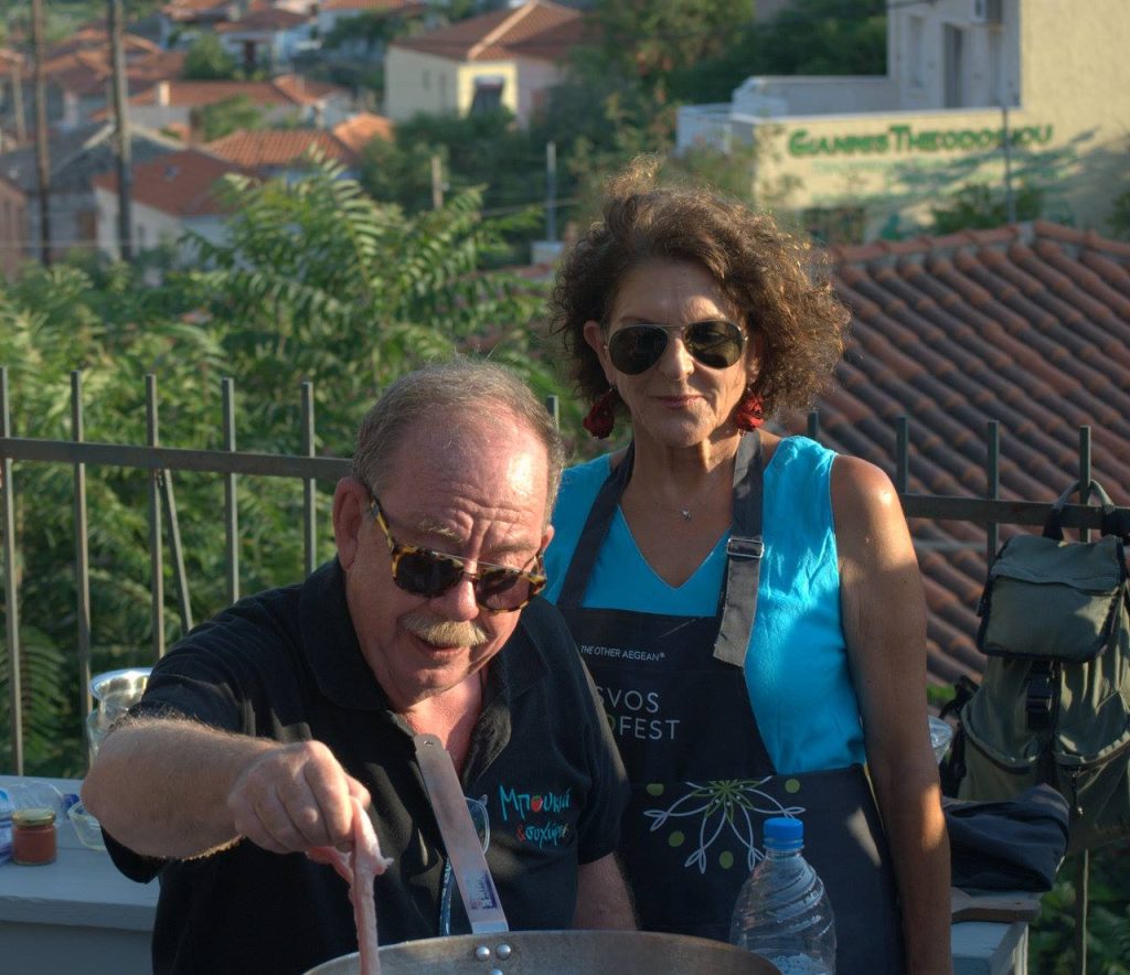 2ο Φεστιβάλ Γαστρονομίας στην Ερεσό. Μαγειρέματα με τον Ηλία Μαμαλάκη και τον Πολιτιστικό Σύλλογο Ερεσιωτών «Φανίας». Φωτό: Όλγα Σαλιαμπούκου.