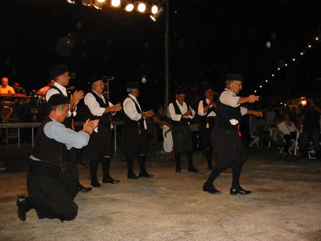 Παραδοσιακοί Χοροί, Φεστιβάλ Ούζου στη Μυτιλήνη.